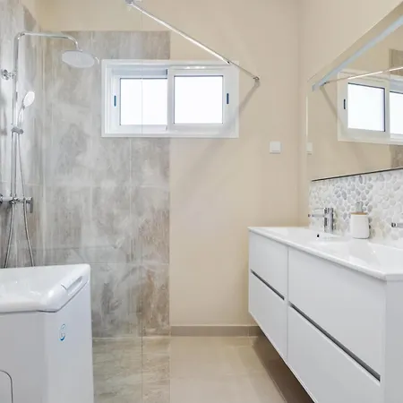 Δωμάτια σε οικογενειακή κατοικία A O Mar - Center