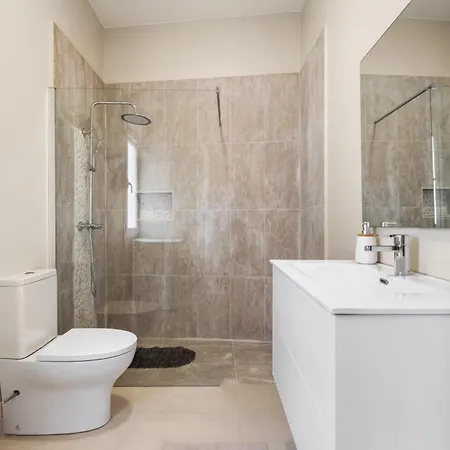 Проживание в семье A O Mar - Center